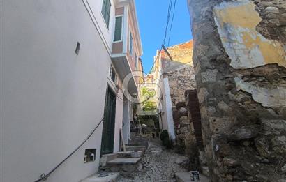 AYVALIK'IN TARİHİ DOKUSUNDA, HAYALLERİNİZDEKİ TAŞ EVİ YARATMA FIRSATI!