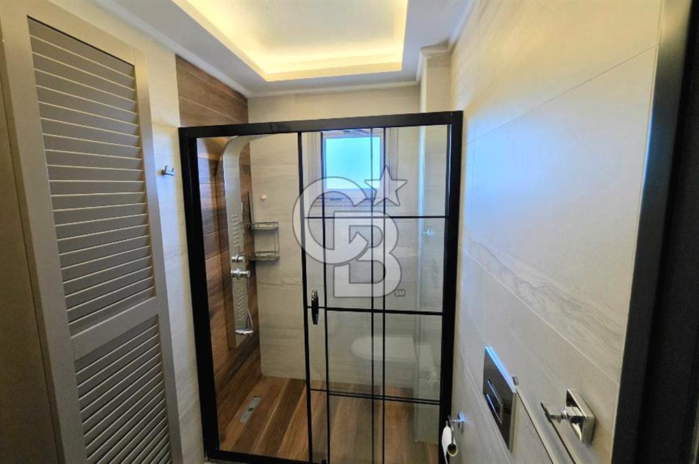 Urla Kalabak’ta Havuzlu, Kış Bahçeli & Cumbalı 4+1 Müstakil Yaşam! 