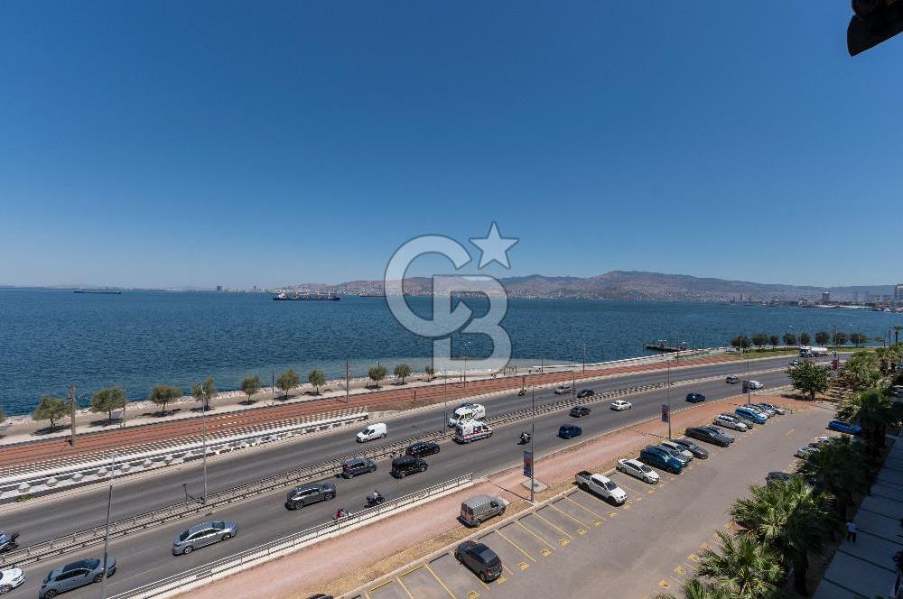Mithatpaşa'da Eşsiz Deniz Manzaralı Satılık Yalı Dairesi