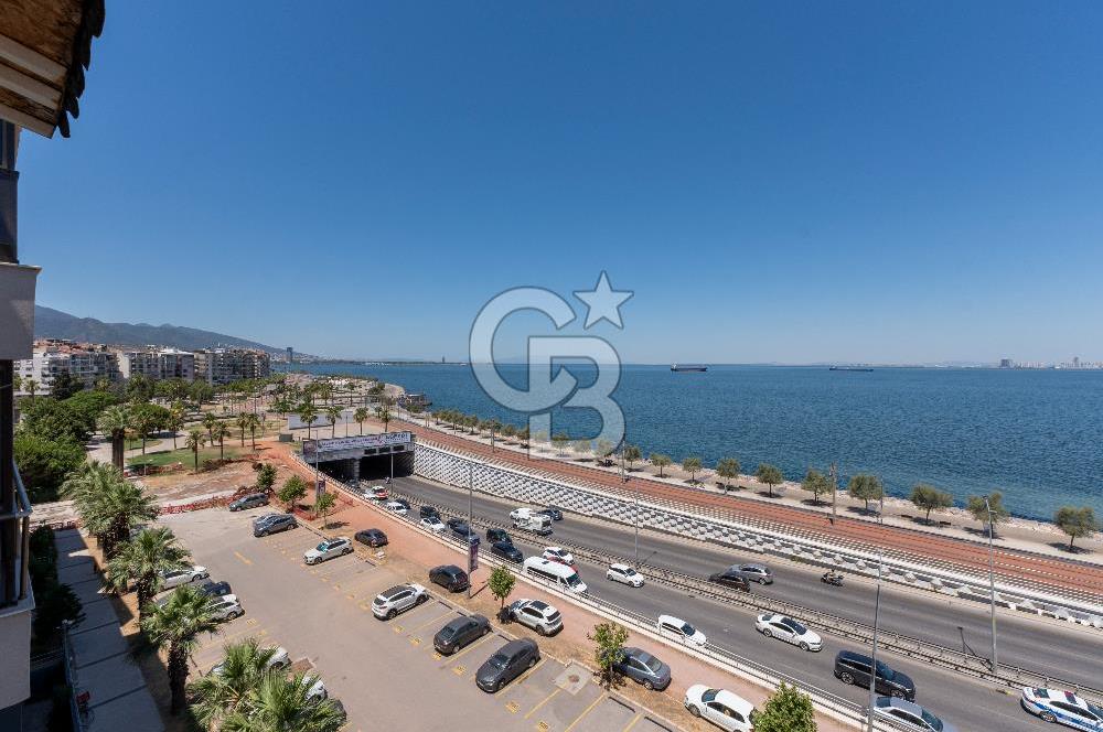Mithatpaşa'da Eşsiz Deniz Manzaralı Satılık Yalı Dairesi