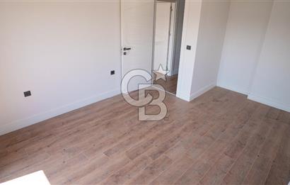 Çandarlı'da Denize Yakın , Site İçi , Havuzlu , Otoparklı Villa