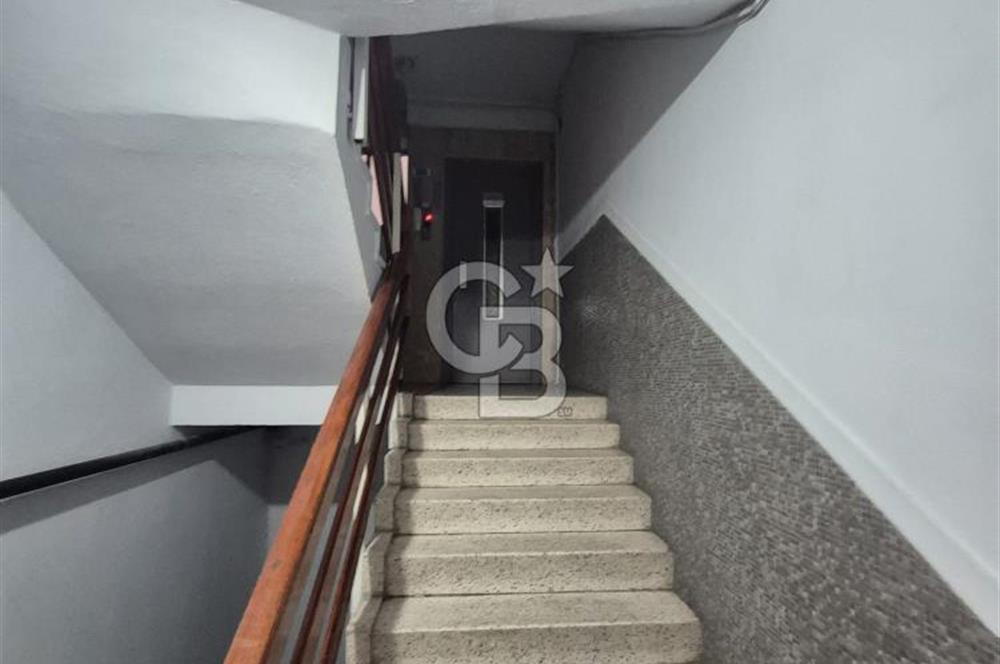 KOLEJ SERVİ SOKAKTA SATILIK 115 M2 3+1 DAİRE