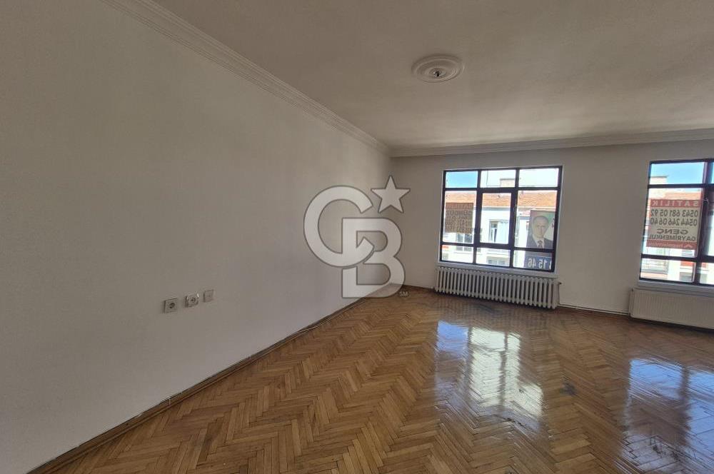KOLEJ SERVİ SOKAKTA SATILIK 115 M2 3+1 DAİRE