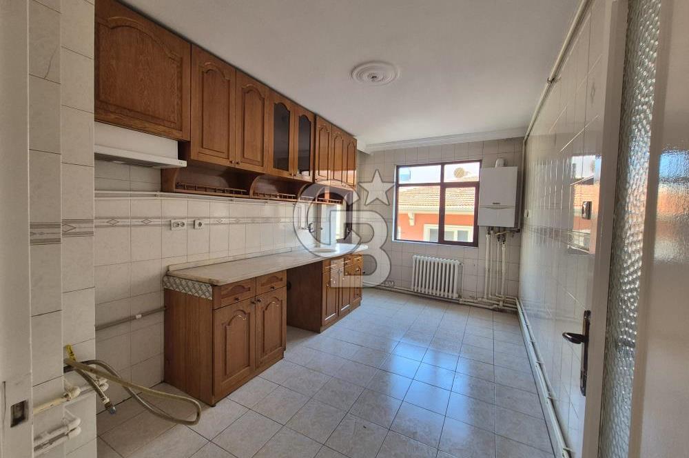KOLEJ SERVİ SOKAKTA SATILIK 115 M2 3+1 DAİRE