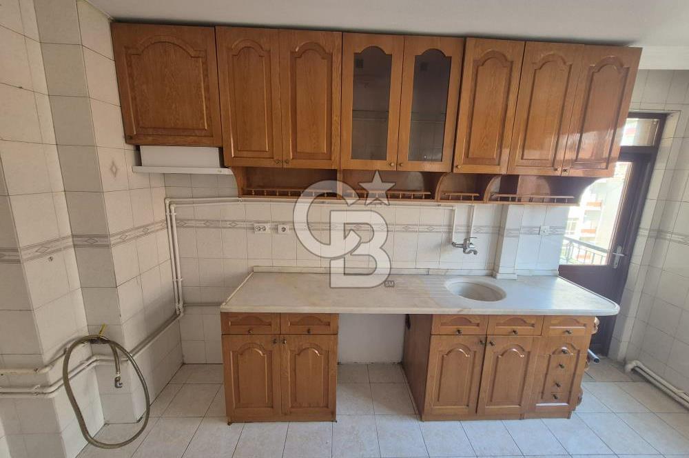 KOLEJ SERVİ SOKAKTA SATILIK 115 M2 3+1 DAİRE