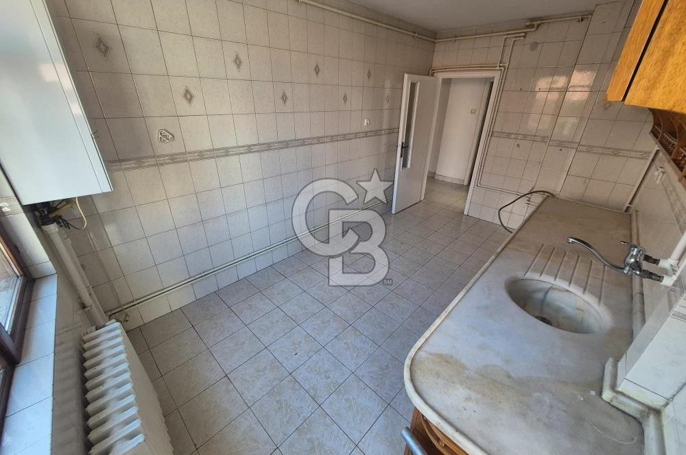 KOLEJ SERVİ SOKAKTA SATILIK 115 M2 3+1 DAİRE