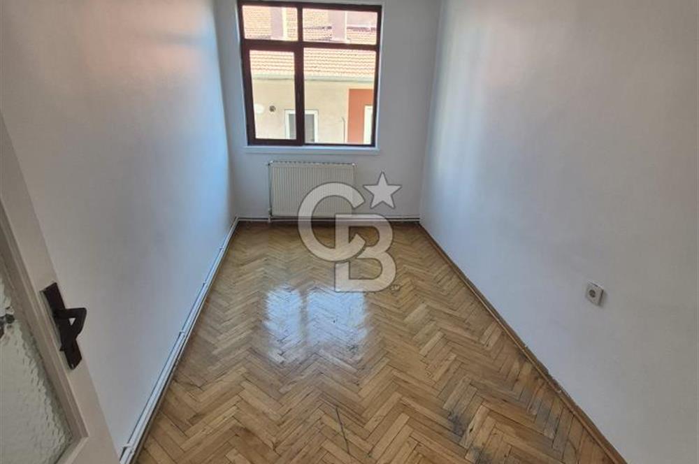 KOLEJ SERVİ SOKAKTA SATILIK 115 M2 3+1 DAİRE