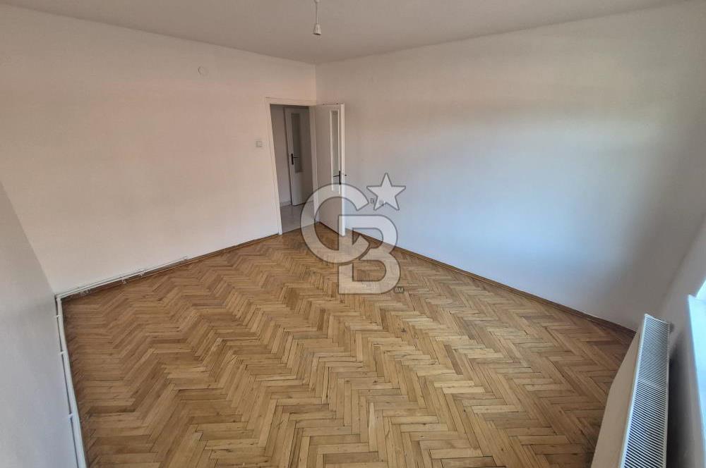 KOLEJ SERVİ SOKAKTA SATILIK 115 M2 3+1 DAİRE