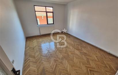 KOLEJ SERVİ SOKAKTA SATILIK 115 M2 3+1 DAİRE