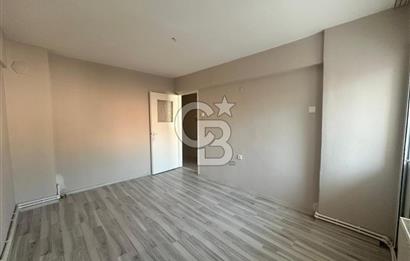 Bornova Merkez Erzene Mahallesi’nde  3+1 Doğalgazlı Asansörlü Geniş Kiralık Daire