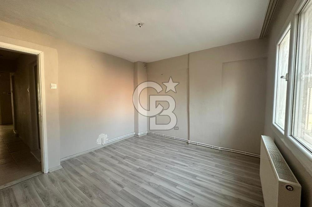 Bornova Merkez Erzene Mahallesi’nde  3+1 Doğalgazlı Asansörlü Geniş Kiralık Daire