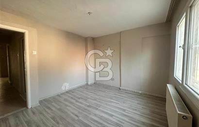 Bornova Merkez Erzene Mahallesi’nde  3+1 Doğalgazlı Asansörlü Geniş Kiralık Daire