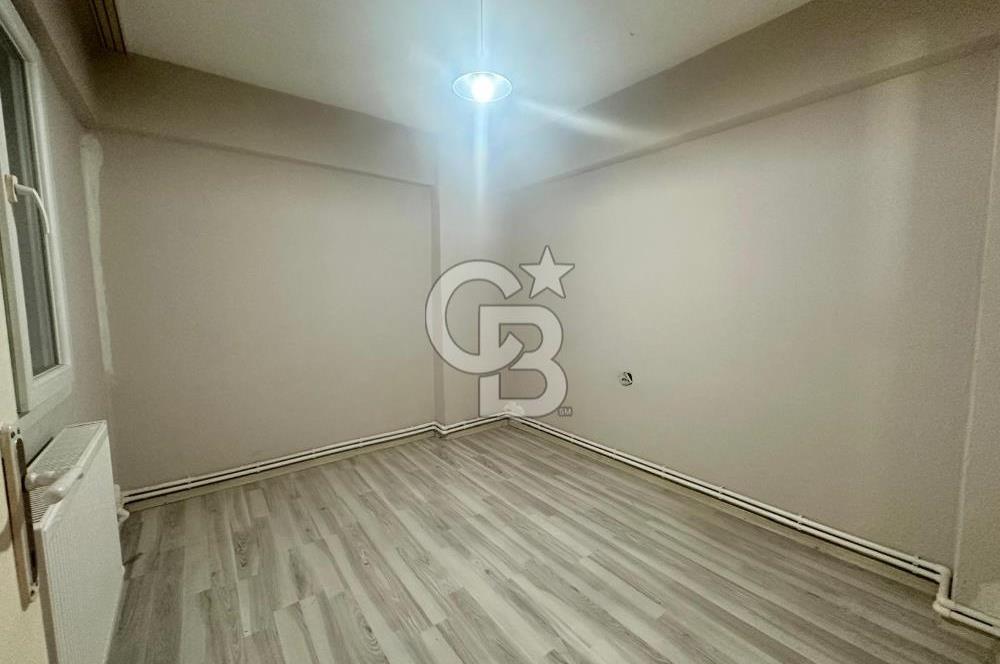 Bornova Merkez Erzene Mahallesi’nde  3+1 Doğalgazlı Asansörlü Geniş Kiralık Daire