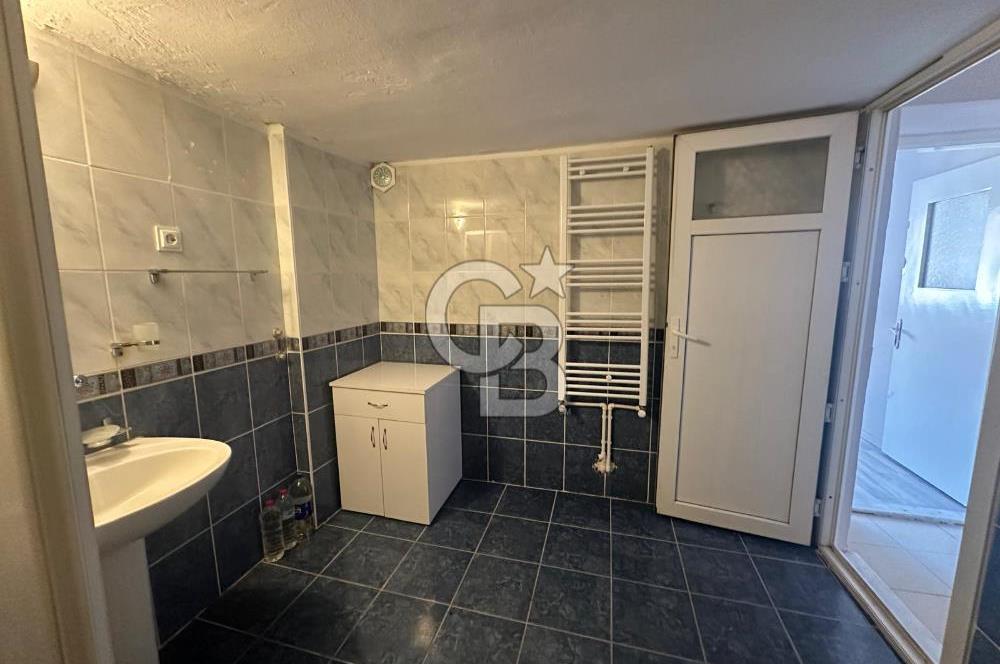 Bornova Merkez Erzene Mahallesi’nde  3+1 Doğalgazlı Asansörlü Geniş Kiralık Daire