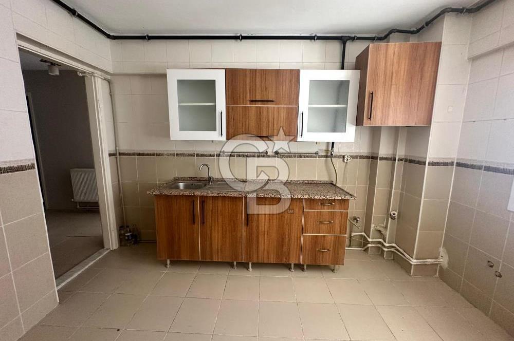 Bornova Merkez Erzene Mahallesi’nde  3+1 Doğalgazlı Asansörlü Geniş Kiralık Daire
