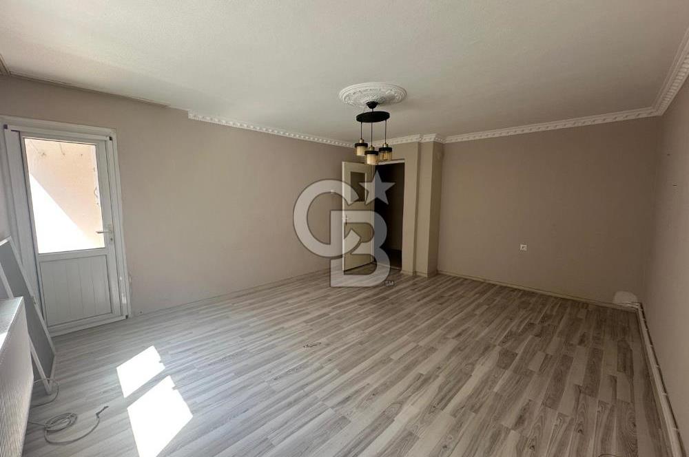 Bornova Merkez Erzene Mahallesi’nde  3+1 Doğalgazlı Asansörlü Geniş Kiralık Daire