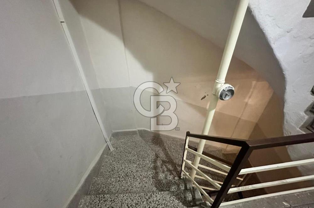 Bornova Merkez Erzene Mahallesi’nde  3+1 Doğalgazlı Asansörlü Geniş Kiralık Daire