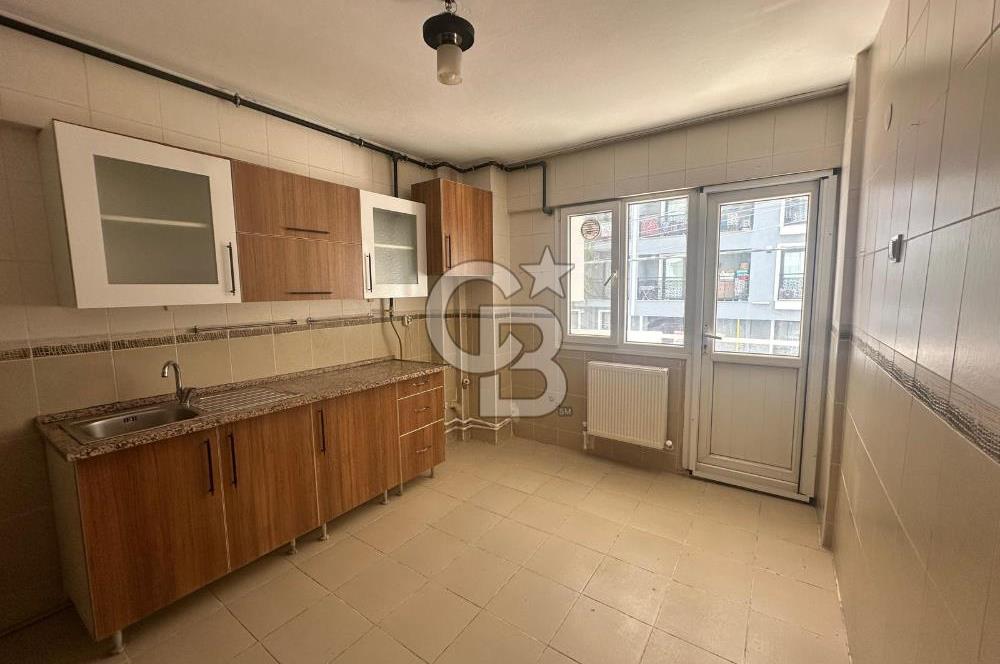 Bornova Merkez Erzene Mahallesi’nde  3+1 Doğalgazlı Asansörlü Geniş Kiralık Daire