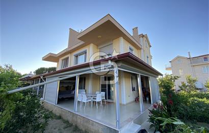 Ayvalık Altınova'da Denize 500 Metre,350m² Arsa Alanlı 5+1 Villa