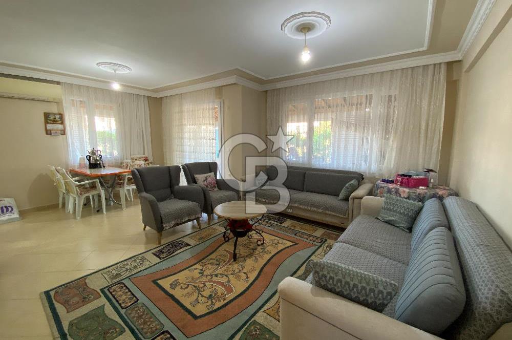 Ayvalık Altınova'da Denize 500 Metre,350m² Arsa Alanlı 5+1 Villa