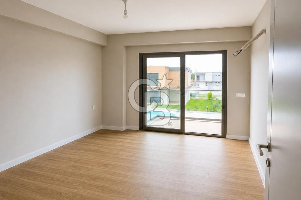 Ayvalık Altınova'da Site İçi Havuz Manzaralı 2+1 Satılık Daire