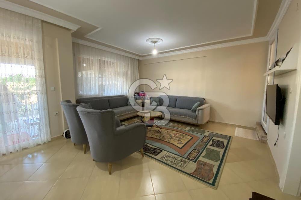 Ayvalık Altınova'da Denize 500 Metre,350m² Arsa Alanlı 5+1 Villa