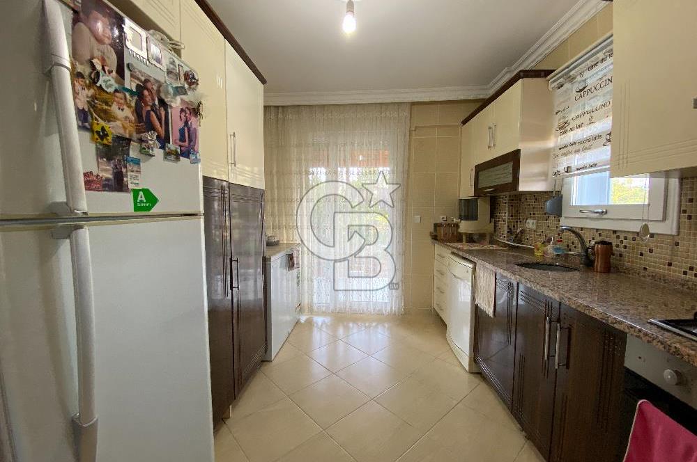 Ayvalık Altınova'da Denize 500 Metre,350m² Arsa Alanlı 5+1 Villa