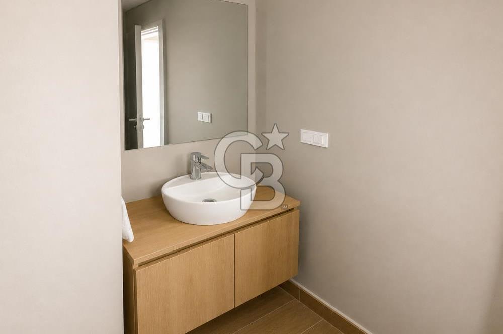 Ayvalık Altınova'da Site İçi Havuz Manzaralı 2+1 Satılık Daire