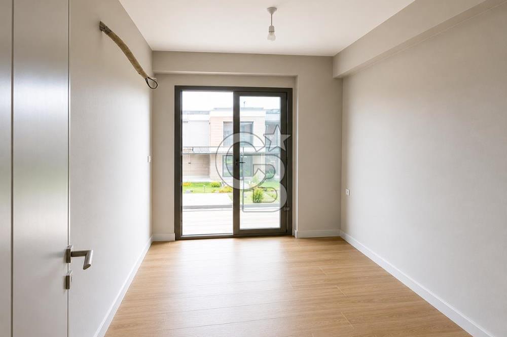 Ayvalık Altınova'da Site İçi Havuz Manzaralı 2+1 Satılık Daire