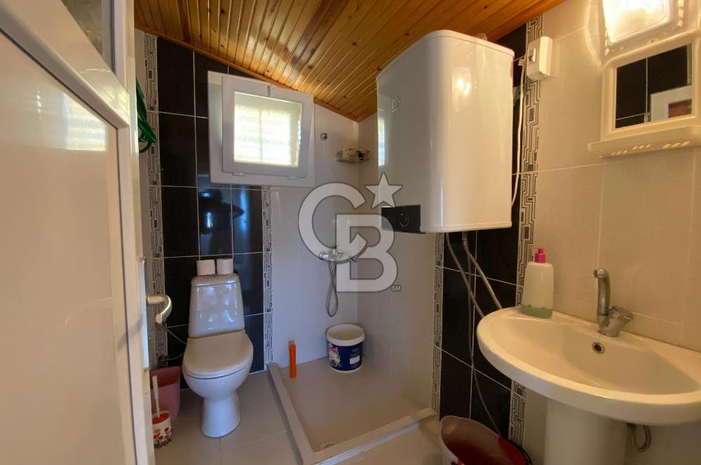 Ayvalık Altınova'da Denize 500 Metre,350m² Arsa Alanlı 5+1 Villa