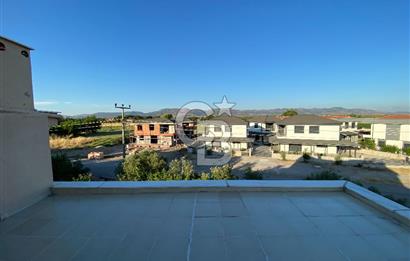Ayvalık Altınova'da Denize 500 Metre,350m² Arsa Alanlı 5+1 Villa
