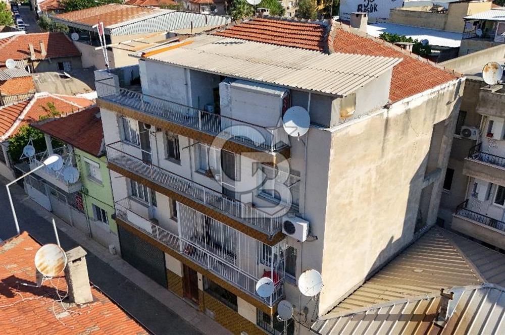 ÇİĞLİ MERKEZİ KONUMDA SATILIK ZEMİN KAT 2+1 DAİRE