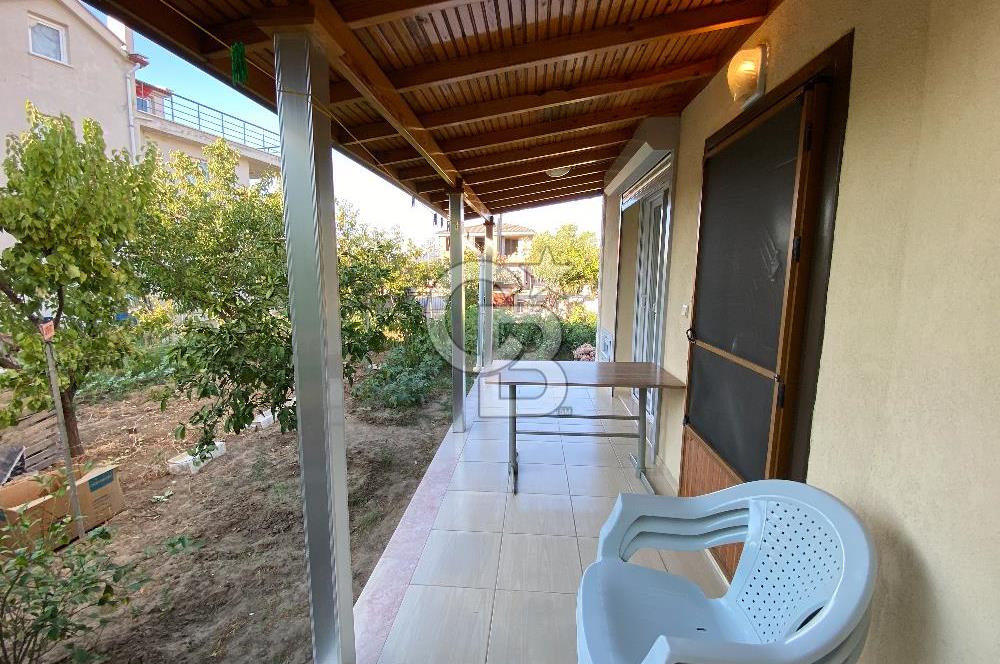 Ayvalık Altınova'da Denize 500 Metre,350m² Arsa Alanlı 5+1 Villa
