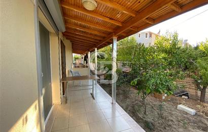 Ayvalık Altınova'da Denize 500 Metre,350m² Arsa Alanlı 5+1 Villa