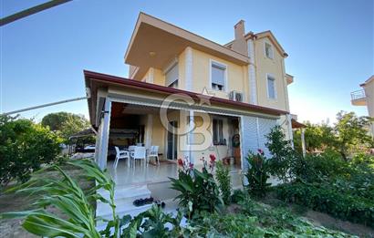 Ayvalık Altınova'da Denize 500 Metre,350m² Arsa Alanlı 5+1 Villa