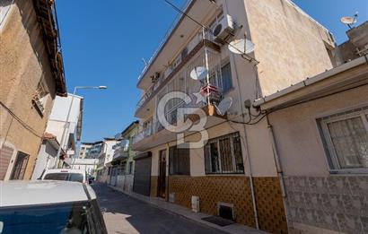ÇİĞLİ MERKEZİ KONUMDA SATILIK ZEMİN KAT 2+1 DAİRE