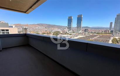 İzka Portta Deniz Manzaralı Lüks 3+1 Satılık Daire