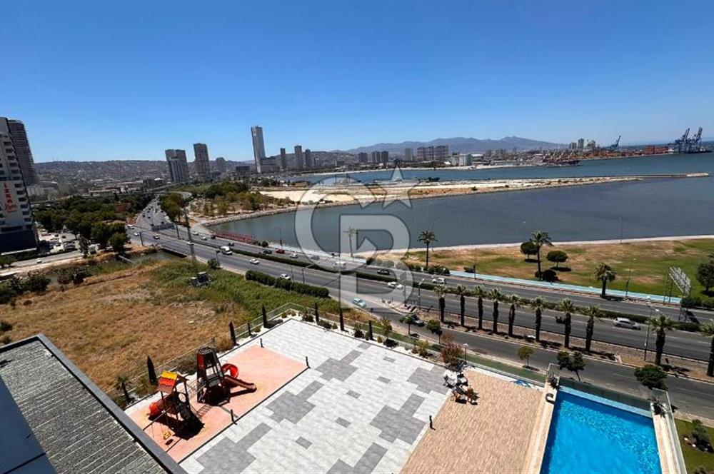 İzka Portta Deniz Manzaralı Lüks 3+1 Satılık Daire