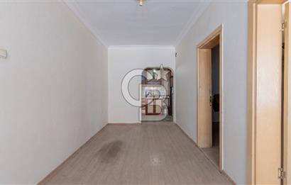 ÇİĞLİ MERKEZİ KONUMDA SATILIK ZEMİN KAT 2+1 DAİRE