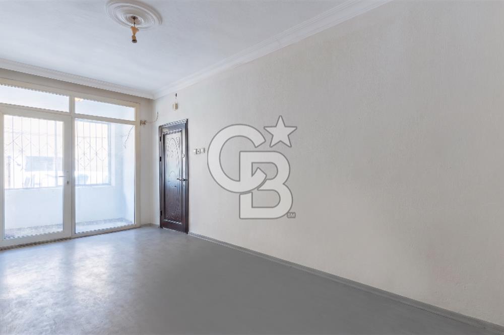 ÇİĞLİ MERKEZİ KONUMDA SATILIK ZEMİN KAT 2+1 DAİRE