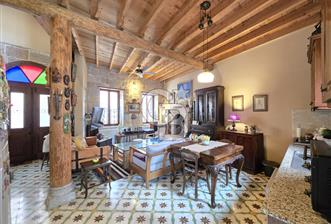 Ayvalık Merkez'de Satılık 2+1 Müstakil Bahçeli Rum Evi - 12 - 316386