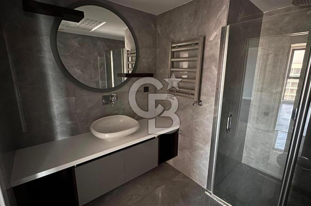 İzka Portta Deniz Manzaralı Lüks 3+1 Satılık Daire