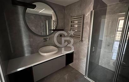 İzka Portta Deniz Manzaralı Lüks 3+1 Satılık Daire