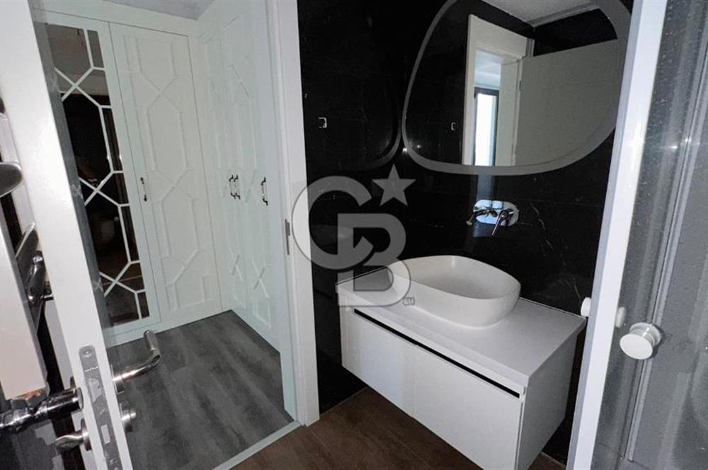 İzka Portta Deniz Manzaralı Lüks 3+1 Satılık Daire