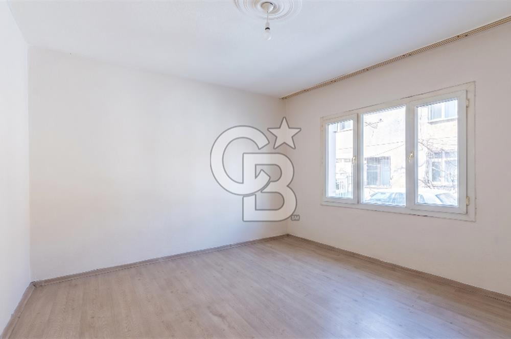ÇİĞLİ MERKEZİ KONUMDA SATILIK ZEMİN KAT 2+1 DAİRE
