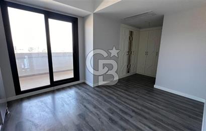 İzka Portta Deniz Manzaralı Lüks 3+1 Satılık Daire