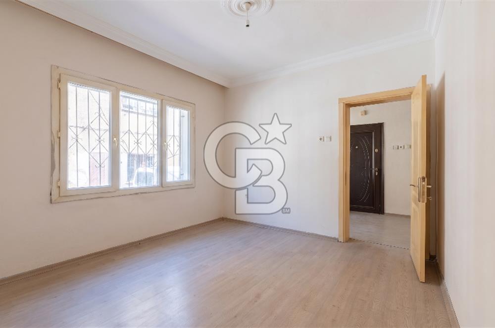 ÇİĞLİ MERKEZİ KONUMDA SATILIK ZEMİN KAT 2+1 DAİRE