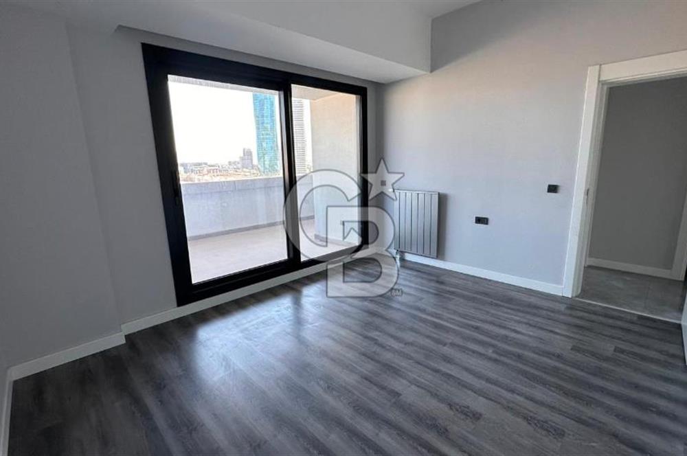İzka Portta Deniz Manzaralı Lüks 3+1 Satılık Daire