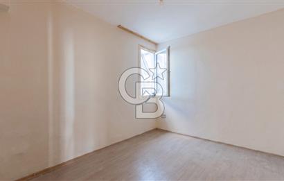 ÇİĞLİ MERKEZİ KONUMDA SATILIK ZEMİN KAT 2+1 DAİRE