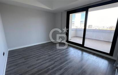 İzka Portta Deniz Manzaralı Lüks 3+1 Satılık Daire
